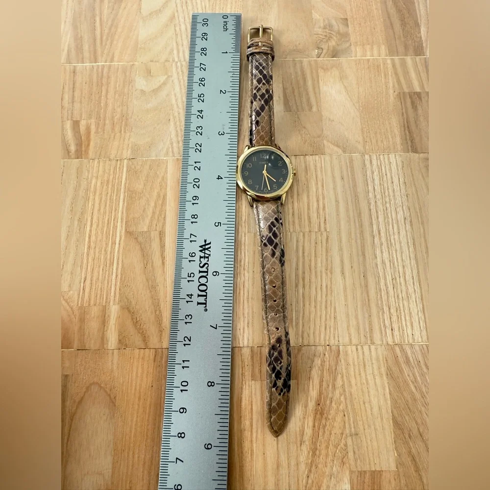 Timex ladies black dial gold tone classic watch NEW BATTERY
